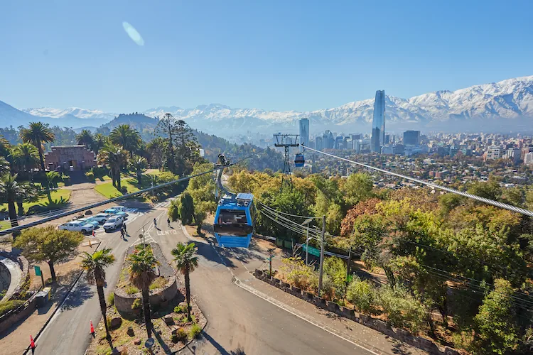Vista de Santiago desde un mirador del Cerro San Cristóbal